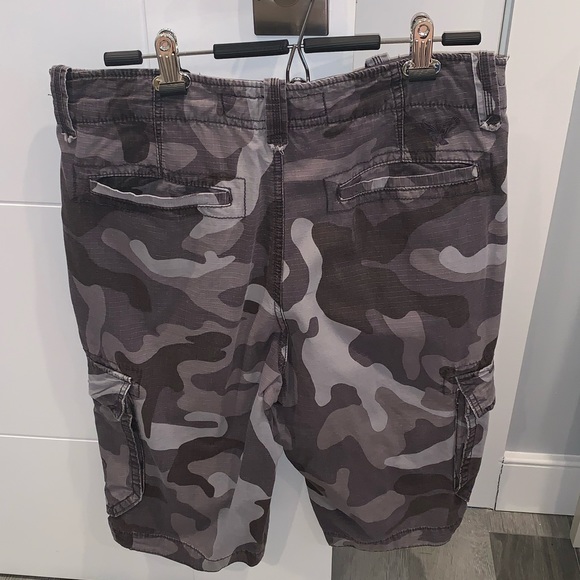 American Eagle Men’s Cargo Shorts - Picture 3 of 5